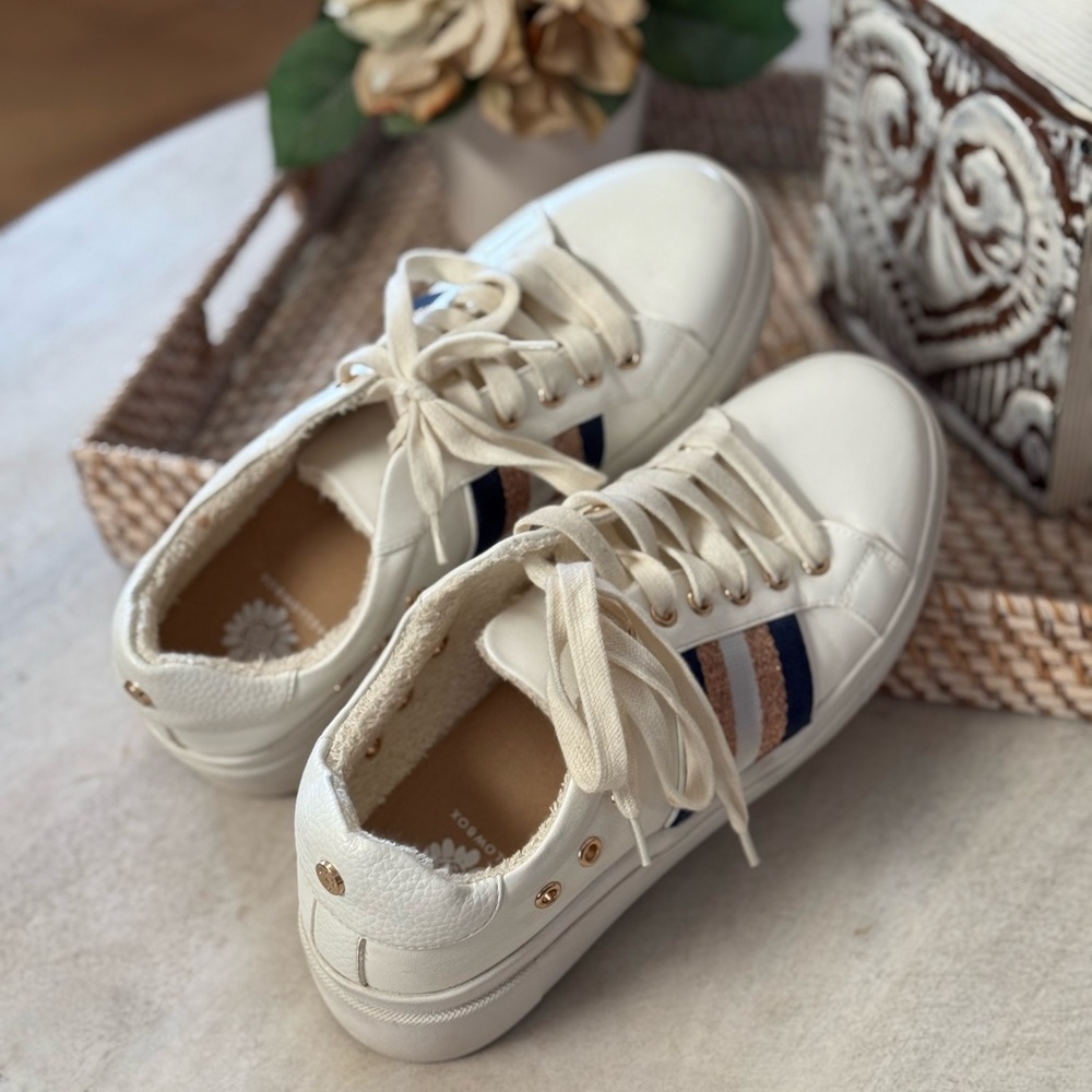 YELLOW BOX Cream Sneakers with Blue and Brown Stripes